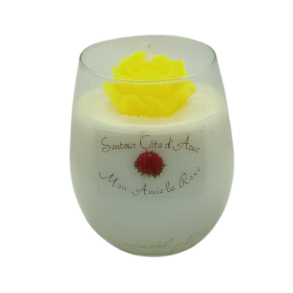 Bougie blanche avec rose jaune parfumée au mimosa